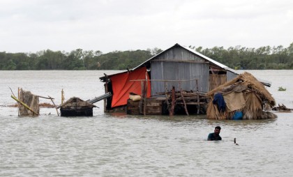ঘূর্ণিঝড় ইয়াস: বিক্ষুব্ধ সাগর, তিন নম্বর সংকেতের নির্দেশ