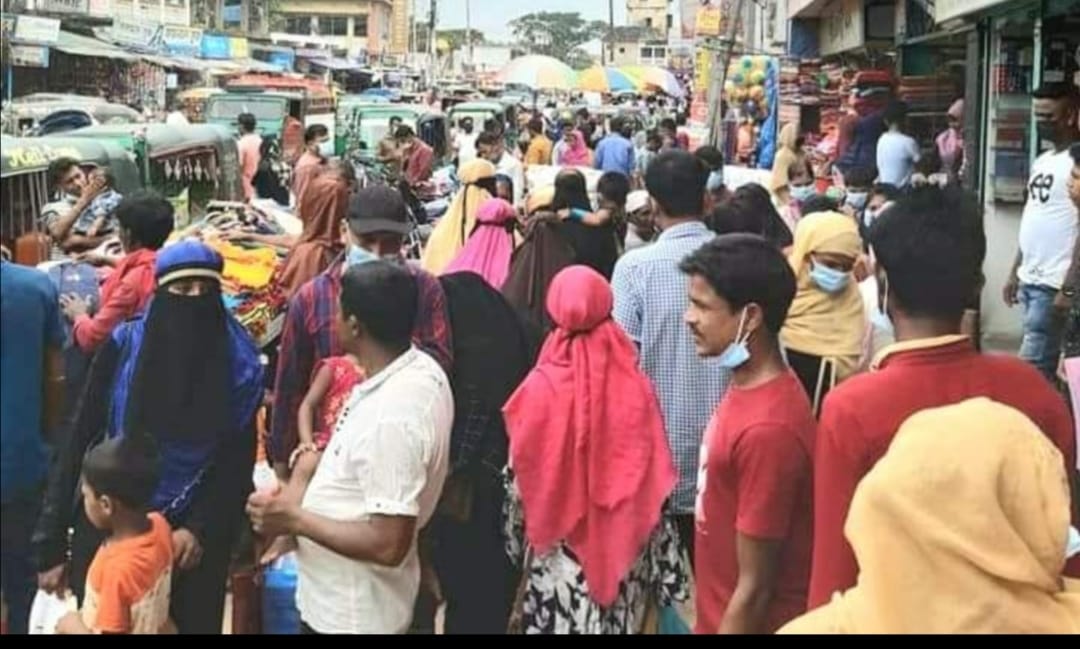 শ্রীমঙ্গলে ঈদ বাজার জমজমাট-স্বাস্থ্যবিধি মানতে অবহেলা