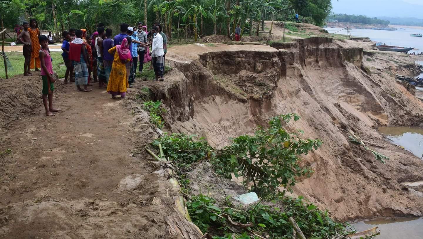 বিশম্ভরপুর আদাং গ্রামে চাদাঁ না দেওয়ায় ব্যবসায়ীকে মারধর 