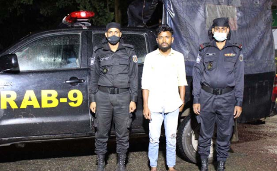 সুনামগঞ্জের ছাতকে রিভলবার ও গুলিসহ যুবক গ্রেপ্তার