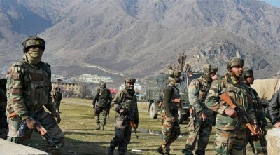  জম্মু-কাশ্মীরে সিআরপিএফ ক্যাম্পে পেট্রোল বোমা হামলা