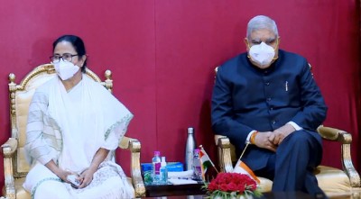 বাংলাকে এগিয়ে নিতে মমতার মন্ত্রিসভার শপথ গ্রহণ