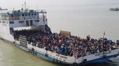 ফেরিতে সব ধরনের যাত্রীবাহী গাড়ি-যাত্রী পরিবহন বন্ধ  