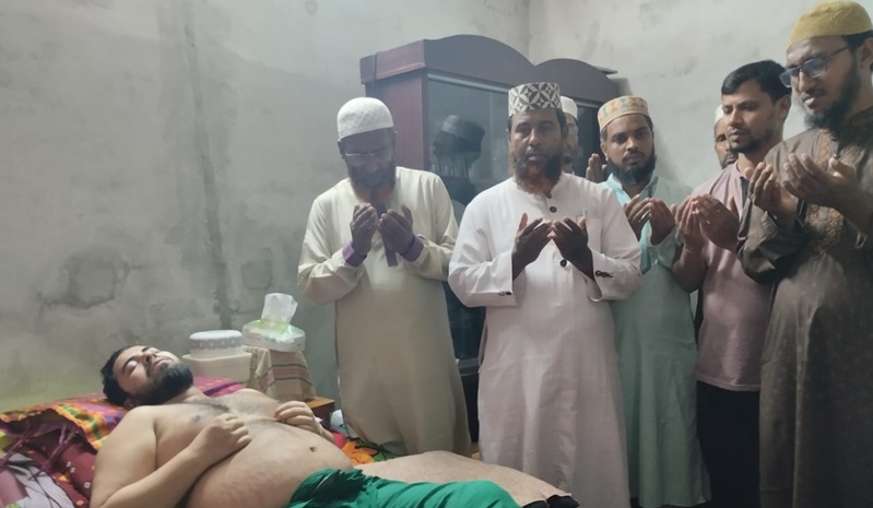 গিলাতলায় জামায়াতের পক্ষ থেকে অসুস্থ রোগির চিকিৎসার জন্য আর্থিক সহায়তা প্রদান