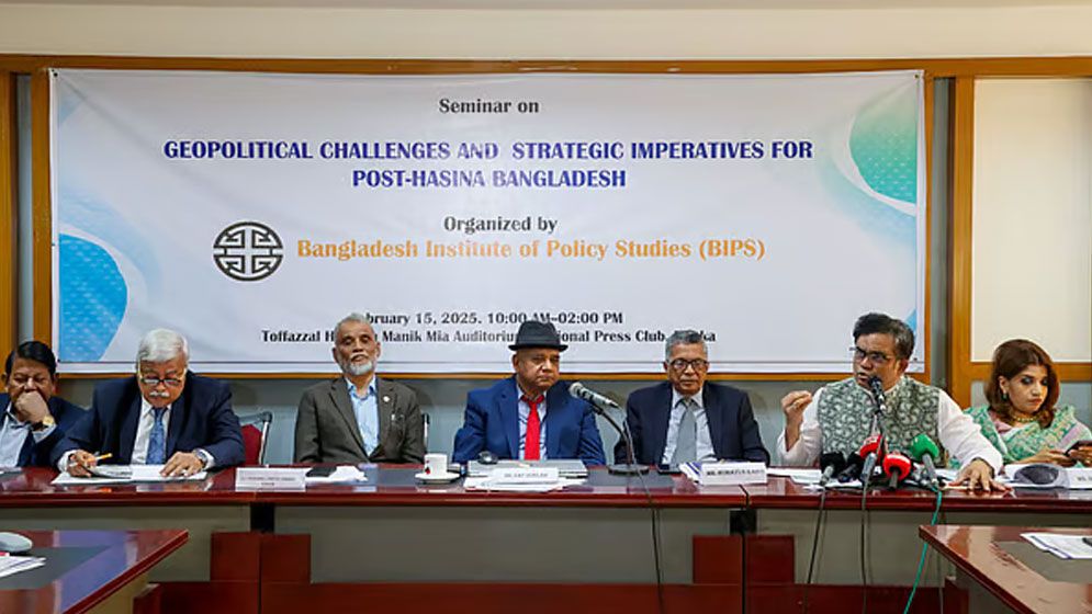 দক্ষভাবে বহিঃসম্পর্কে সর্বাগ্রে দেশের স্বার্থ প্রাধান্য দিতে হবে