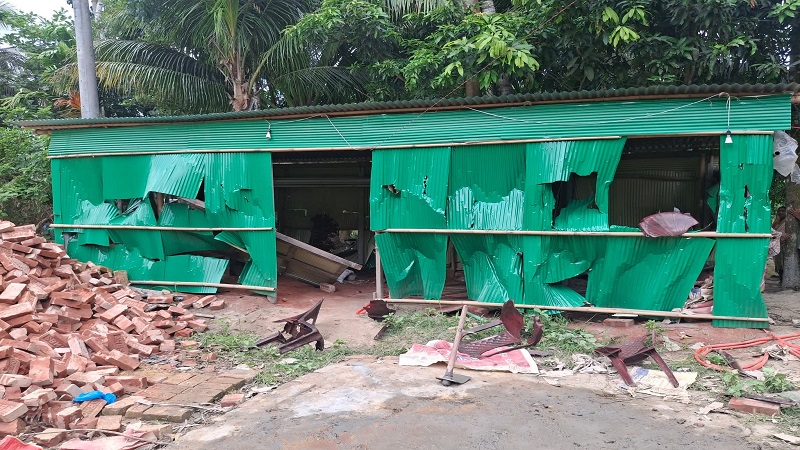 কোম্পানীগঞ্জে হামলা ভাংচুর ও লুটপাটের অভিযোগ 