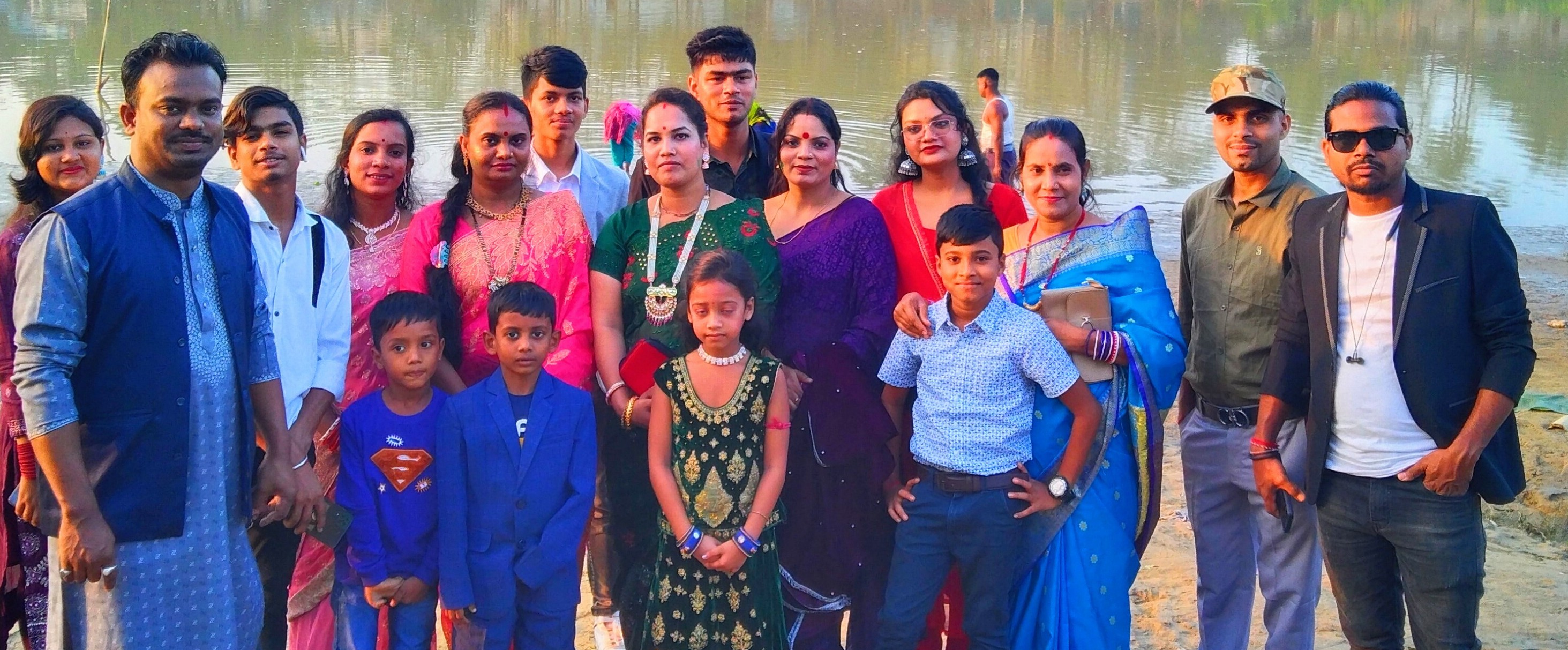 প্রাকৃতিক সৌন্দর্যের লীলাভূমি চট্টগ্রামের শঙ্খনদীতে বিনয়বাঁশী পরিবারের আনন্দ ভ্রমণ 