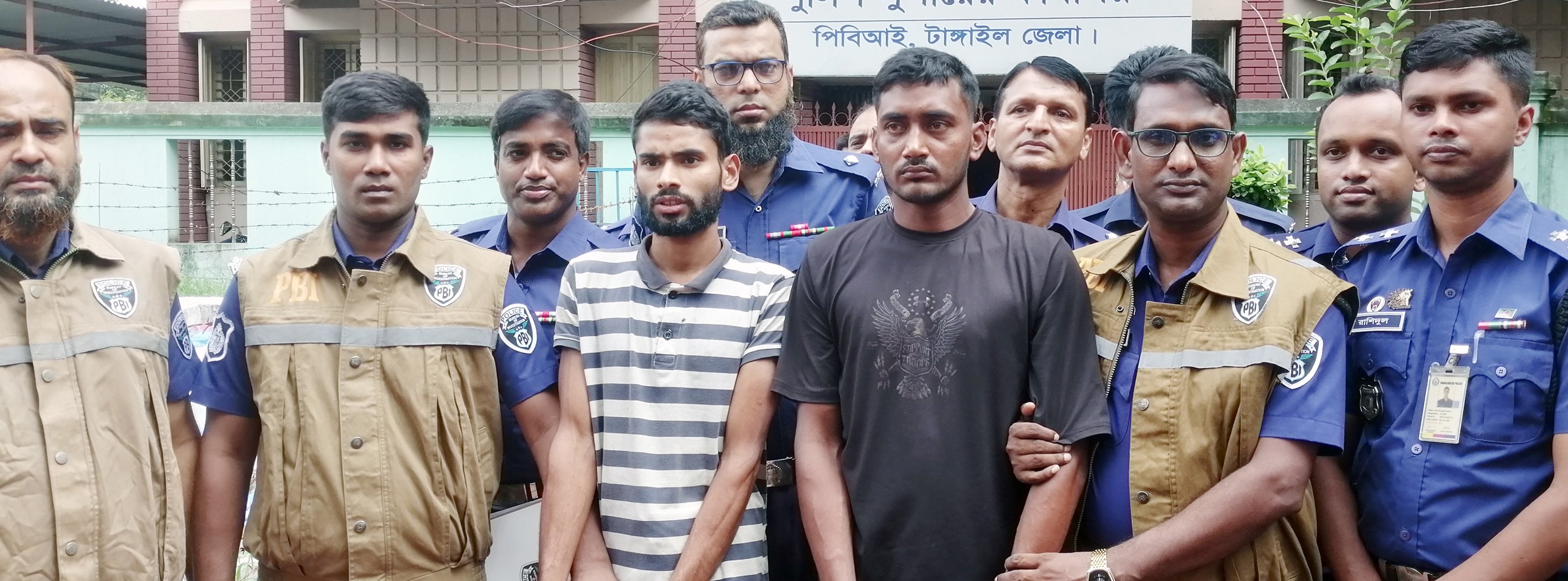 সাংবাদিকের মা হত্যার রহস্য উদ্ঘাটন : দ্বিতীয়বার জবাই করে মহিলার মৃত্যু নিশ্চিত করে খুনীরা