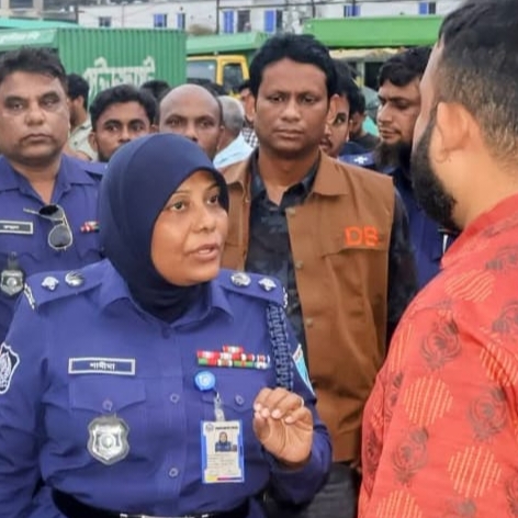 স্টেডফাস্ট কুরিয়ার কার্যালয় পরিদর্শনে ঢাকা জেলা পুলিশ সুপার, নির্দেশনা