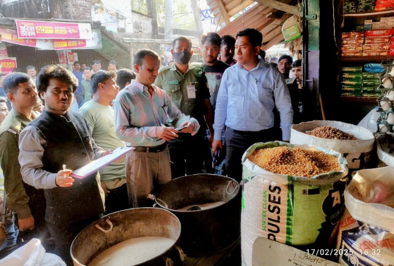 মহেশখালীতে  ভ্রাম্যমাণ  আদালতের অভিযান,৪ ব্যবসায়ীকে ২৭ হাজার  টাকা অর্থদণ্ড প্রদান