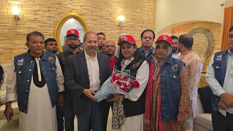 এস এ খালেকের পুত্র আব্দুল লতিফ পাপ্পু সানজিদা ইসলাম তুলিকে সমর্থন জানিয়েছেন