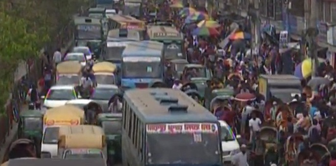 ঢাকা মহানগরের সড়ক নিরাপত্তা পরিস্থিতি: ঝুঁকি,বাস্তবতা ও করণীয়
