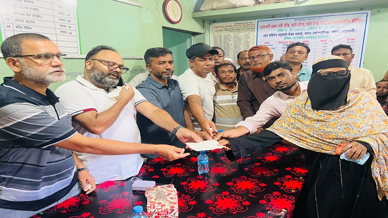 কোম্পানীগঞ্জে সিএনজি চালক শ্রমিক ইউনিয়নের মৃত চালকদের পরিবাররের মাঝে চেক প্রদান