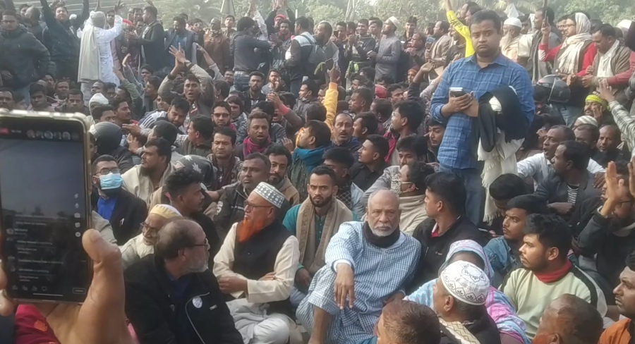 টাঙ্গাইলে ল‌তিফ সি‌দ্দিকীর নেতা‌কমীদের গ্রেফতার, মু‌ক্তির দাবী‌তে থানা ঘেরাও
