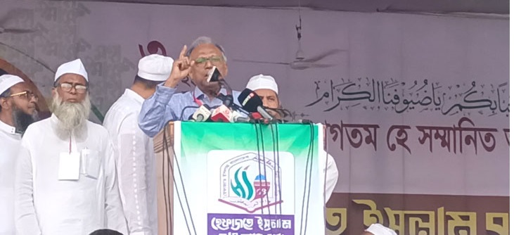 শাপলা চত্বরে গণহত্যার অভিযোগে শেখ হাসিনার বিরুদ্ধে মামলা চাইলেন মাহমুদুর রহমান