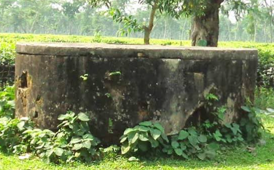 রায়গঞ্জে আর দেখা যায় না পানি পানের কূপ বা ইন্দ্রা