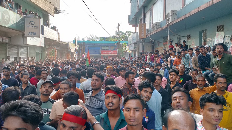 সোনাগাজীতে শেখ হাসিনার বিচারের দাবিতে যুবদলের বিক্ষোভ মিছিল ও প্রতিবাদ সমাবেশ