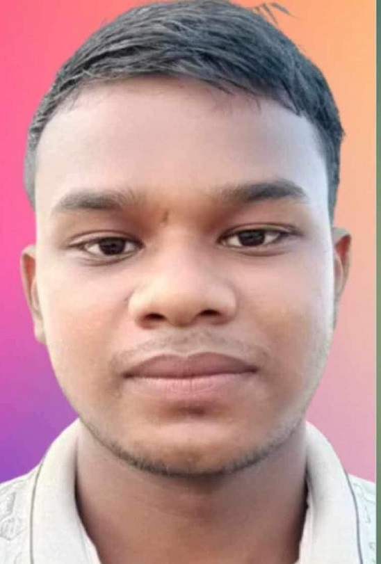 অর্থাভাবে উচ্চ শিক্ষা হতে ছিটকে পড়ার আশঙ্কা ঢাবি শিক্ষার্থী রাব্বি হাসানের