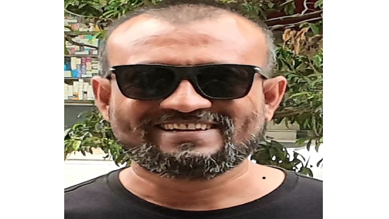 জ হি র  খা ন