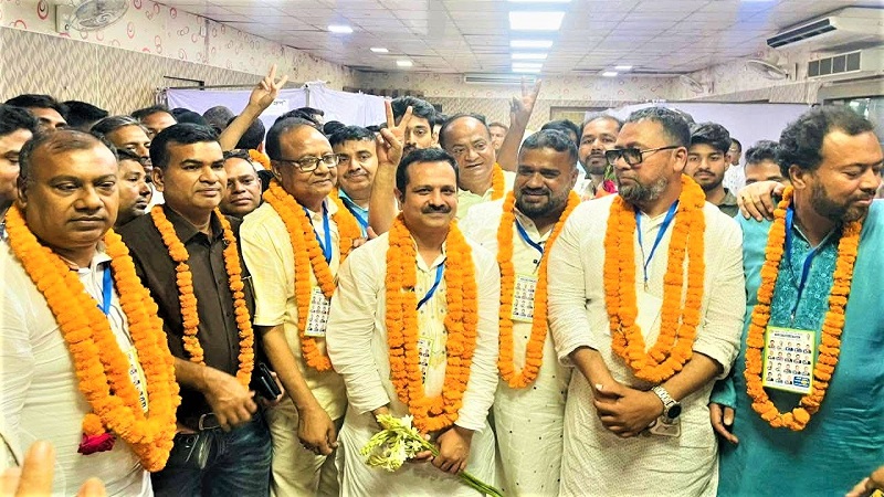 টাঙ্গাইল চেম্বারের সভাপতি নির্বাচিত হয়েছেন বেনজির আহমেদ টিটু