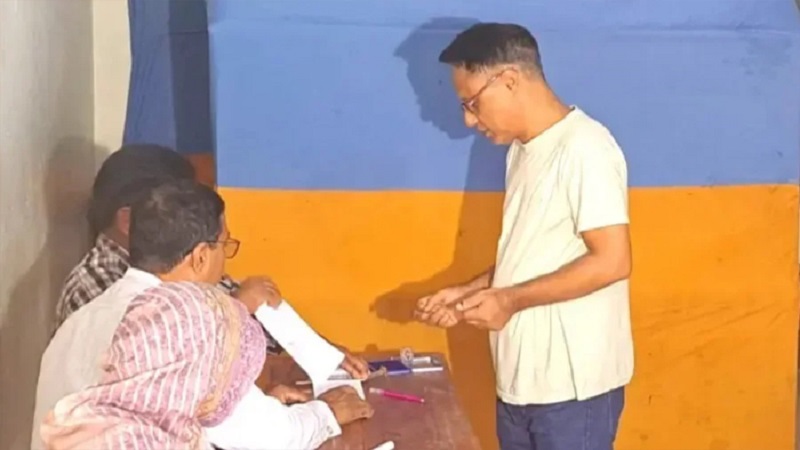 ঠাকুরগাঁও-১ উপনির্বাচনে ভোটগ্রহণ শুরু, ১৮৫ কেন্দ্রে লড়াই পাঁচ প্রার্থীর
