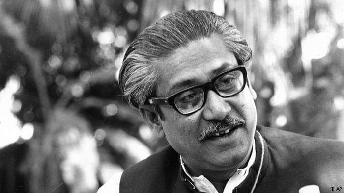 আজ শোকাবহ আগস্টের প্রথম দিন