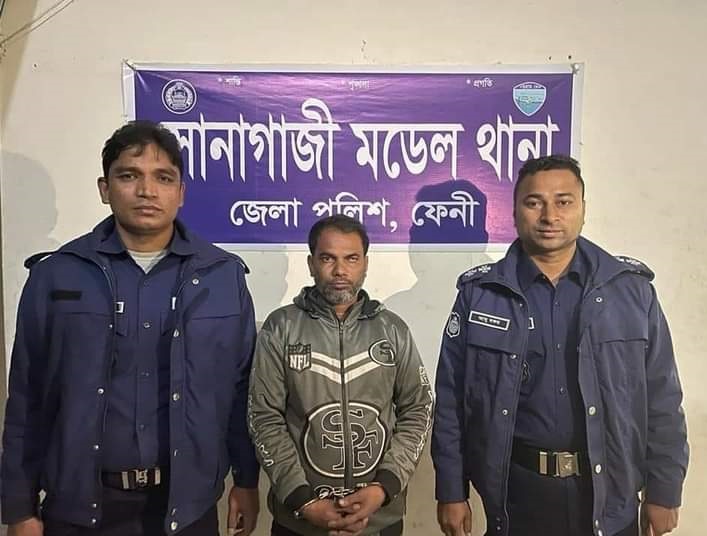 সভাপতি ও প্রধান শিক্ষকের দ্বন্দ্বের জেরে ভোট কেন্দ্রে আগুন দিলো পিয়ন