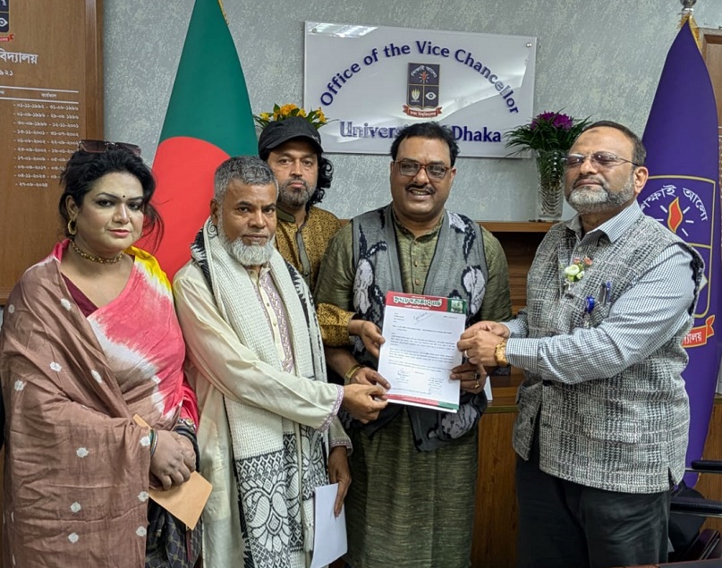 ২ মার্চ রাষ্ট্রীয়ভাবে পালনের জন্য মুক্তিযোদ্ধা উপদেষ্টা ও ঢাকা বিশ্ববিদ্যালয়ের ভিসির কাছে স্মারকলিপি