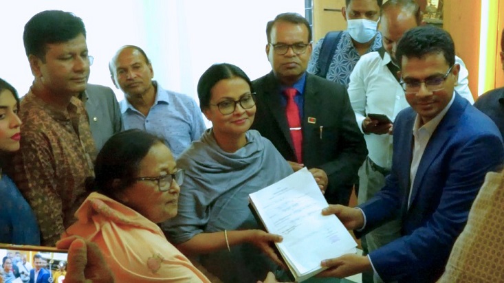 কালিহাতীতে সিদ্দিকী পরিবারের দুই ভাই  ও সাবেক মন্ত্রী শাজাহান সিরাজের মেয়েসহ ১০ প্রার্থীর মনোনয়নপত্