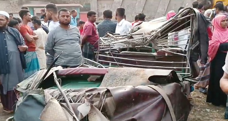 মির্জাপুরে পিকআপ-সিএনজি মুখোমুখি সংঘর্ষে নারীসহ ৪ জন নিহত