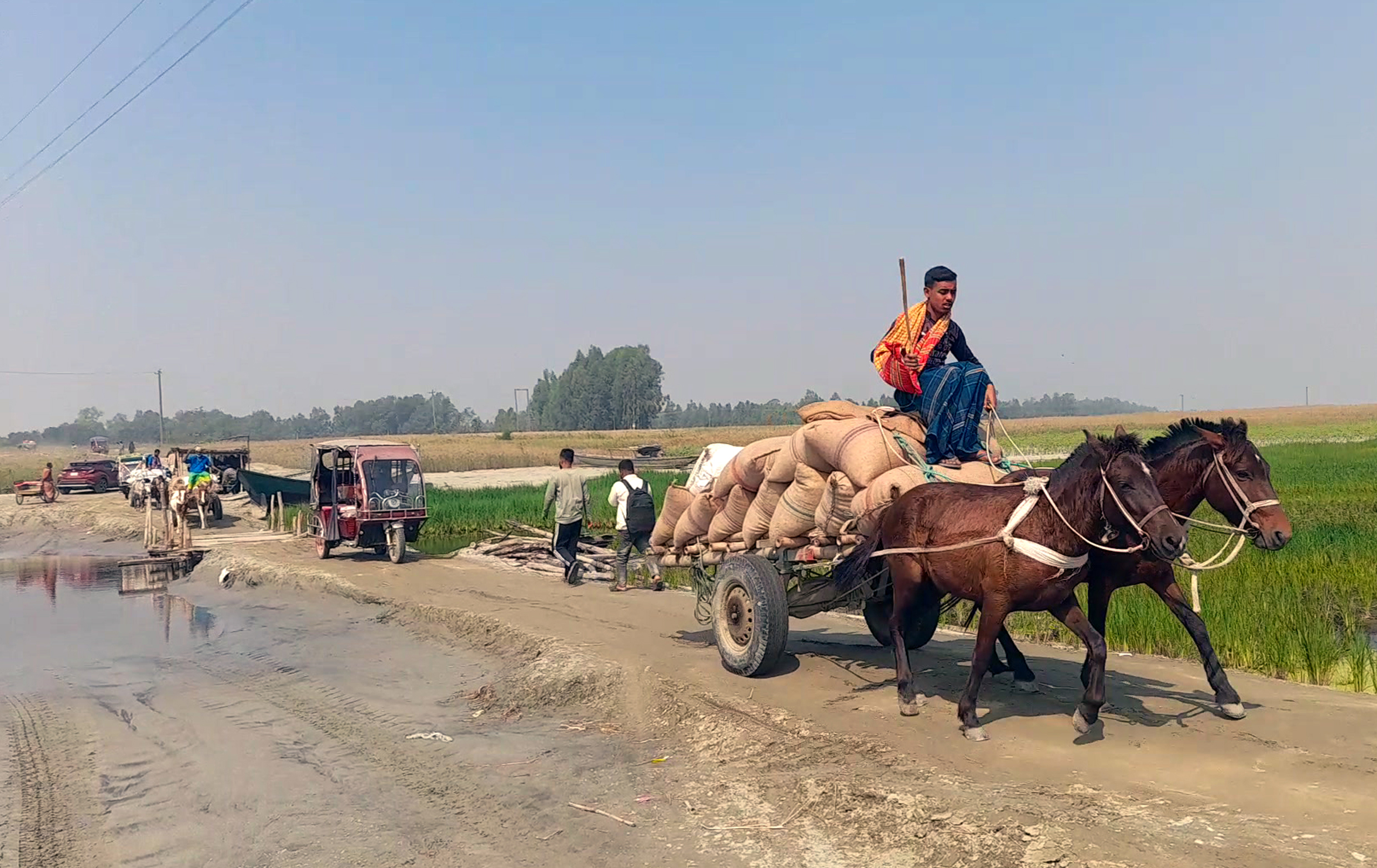 টাঙ্গাইলের ২৪ গ্রাম মূলস্রোতধারার বাইরে,সেতুর অভাবে কষ্টে ৩০ হাজার মানুষ