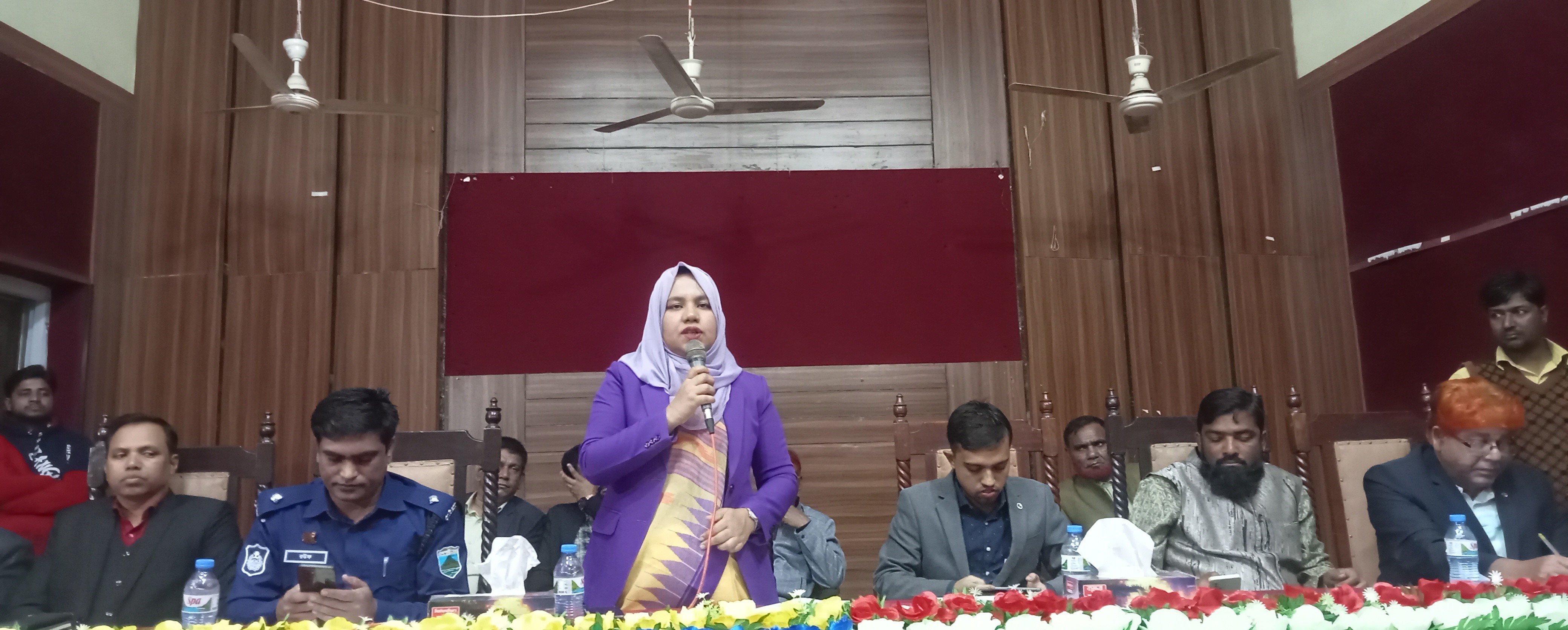 শিবগঞ্জে জনপ্রতিনিধিদের সাথে নির্বাচনী আচরণ বিধি বিষয়ে মতবিনিময় সভা 