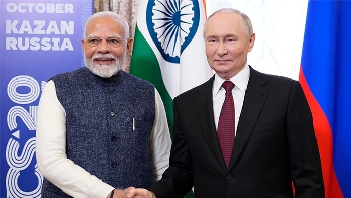 ট্রাম্পের শুল্ক চাপ উপেক্ষা করে রুশ তেল আমদানি বাড়াচ্ছে ভারত