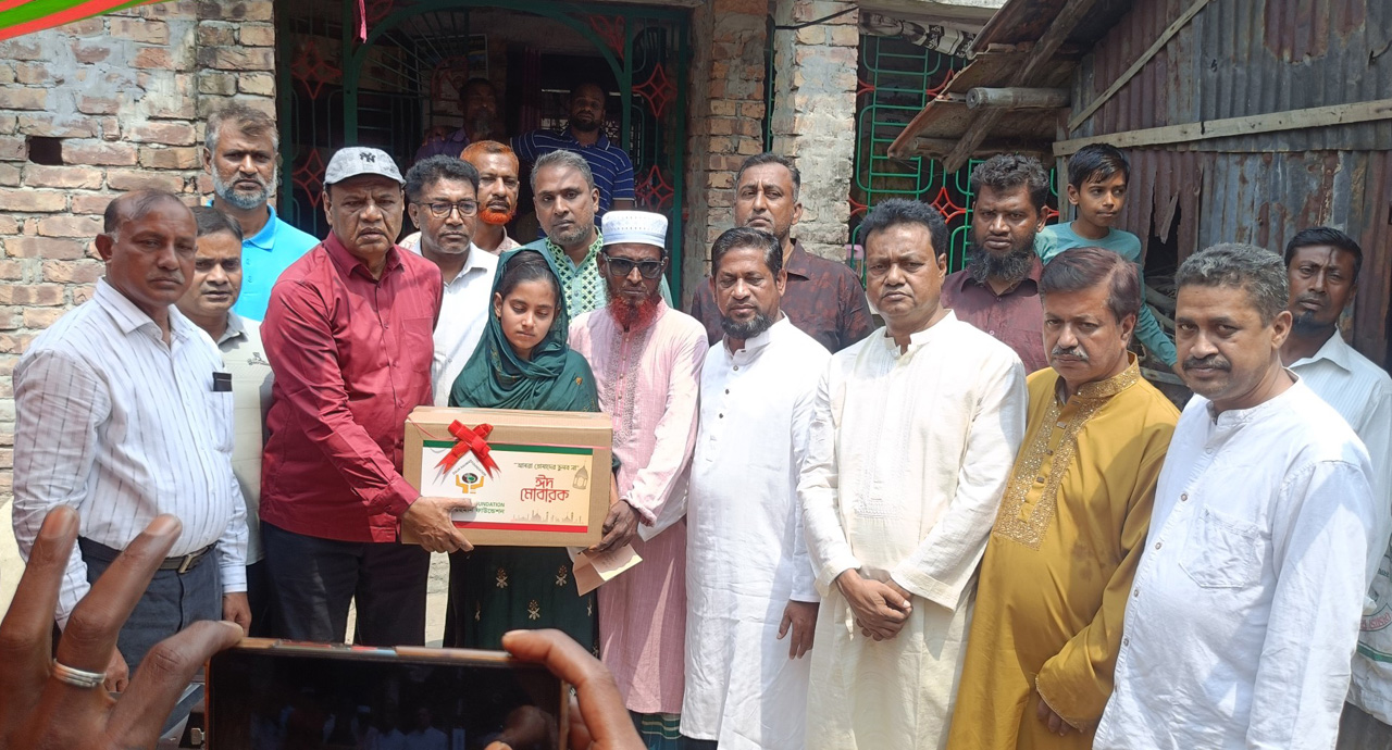 জুলাই বিপ্লবে পাইকগাছার ২শহিদ পরিবারে তারেক রহমানের পক্ষে ঈদ উপহার প্রদান