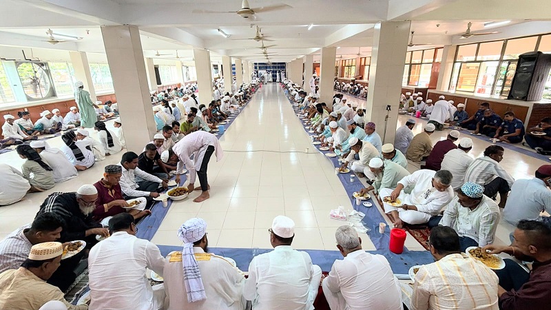 ছেলের খতনায় সাড়ে ৩ হাজার মাদরাসা-এতিমখানার শিক্ষার্থীকে খাবার খাওয়ালেন প্রতিমন্ত্রী টুকু