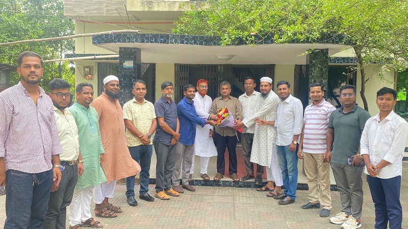 ফটিকছড়ি উত্তর প্রেসক্লাবের নেতৃবৃন্দকে শুভেচ্ছা জানালেন সাংসদ সরওয়ার আলমগীর