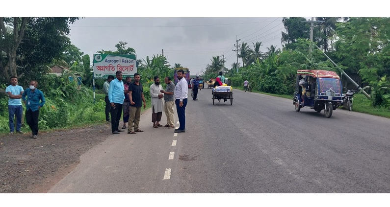 সাতক্ষীরায় সড়কে শৃঙ্খলা ফেরাতে মোটরযানের উপর মোবাইল কোর্ট পরিচালনা