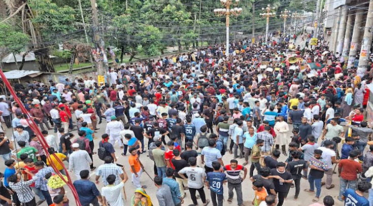 টাঙ্গাইলে এমপির বাসা ও পেট্রোল পাম্পে আগুন