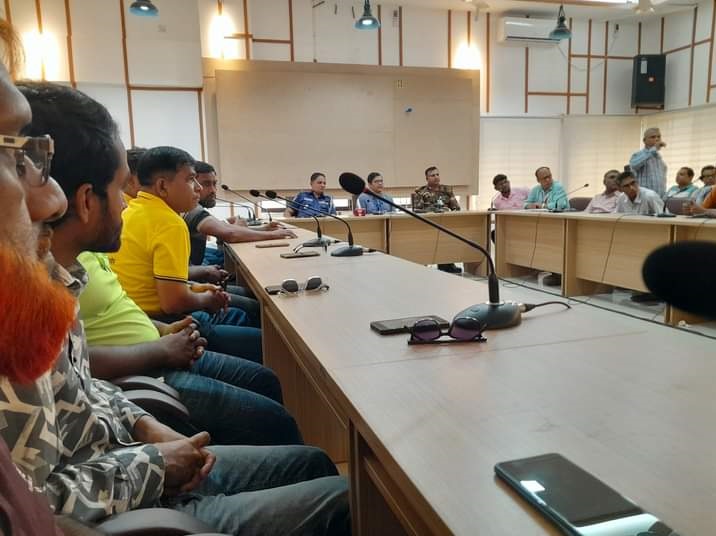 ডুমুরিয়ায় সাংবাদিকদের সাথে ইউএনও’র মতবিনিময়