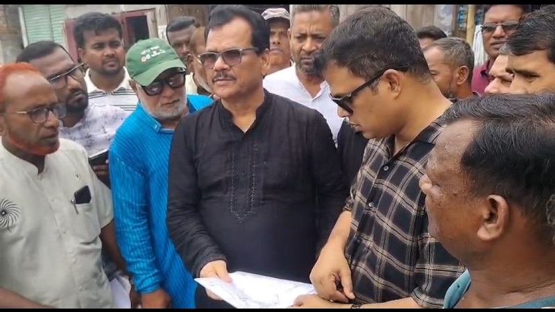 সাতক্ষীরার আশাশুনিতে জেলা পরিষদের পুকুর দখলমুক্ত করলেন প্রশাসক হাবিবুল ইসলাম হাবিব