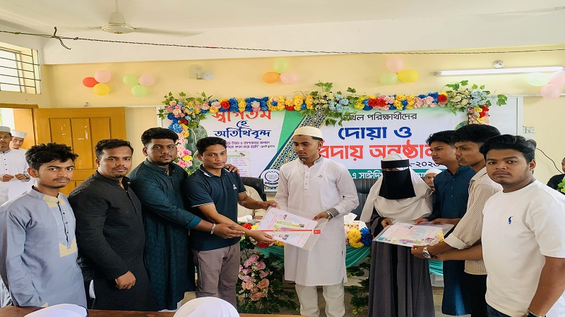 কোম্পানীগঞ্জে এসএসসি পরীক্ষার্থীদের মাঝে ছাত্রদলের পরীক্ষা উপকরন বিতরণ 