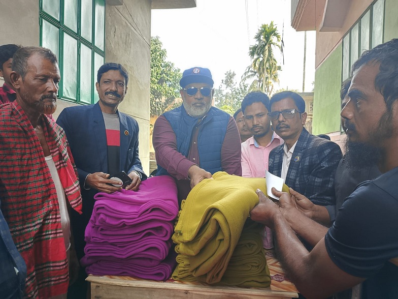 কিশোরগঞ্জে বেগম খালেদা জিয়ার সুস্থতা কামনায় দোয়া ও কম্বল বিতরণ
