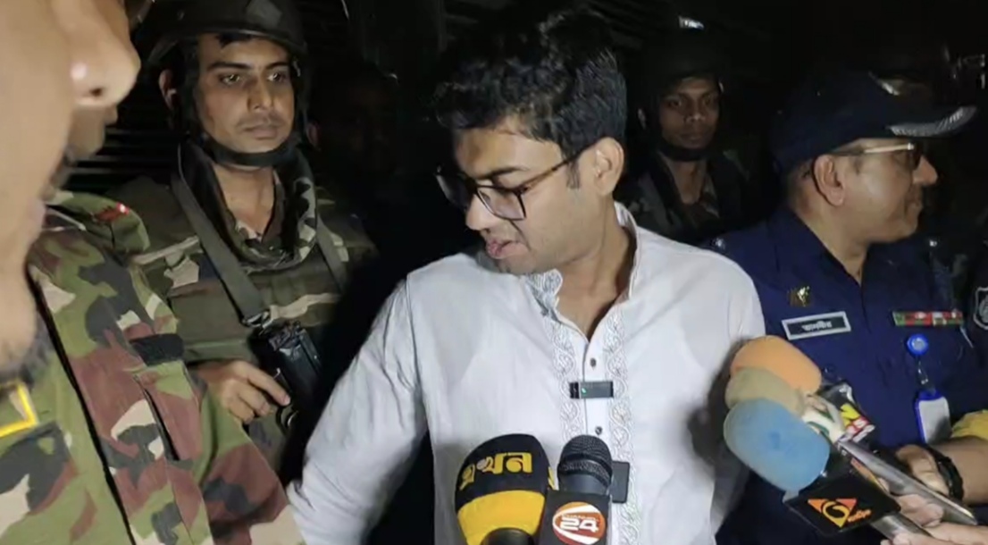 টাঙ্গাইলে যৌথবাহিনীর অভিযানে সাবেক এমপির বাড়ি দখলমুক্ত 
