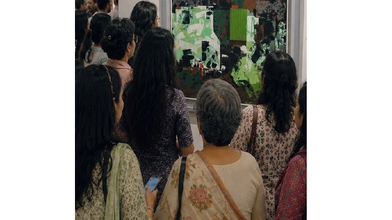 অবিন্তা গ্যালারিতে শিল্পপ্রেমীদের উপচেপড়া ভিড়