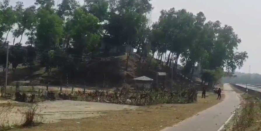 মিয়ানমারের ৩৩০ জন সেনা ও পুলিশ বাংলাদেশে এসে আশ্রয় নিয়েছে