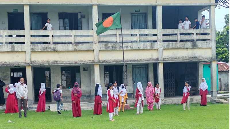 ডুমুরিয়ার টিপনা শেখ আমজাদ মেমোরিয়াল মাধ্যমিক বিদ্যালয়: আজও মেলেনি সরকারীকরণের স্বীকৃতি