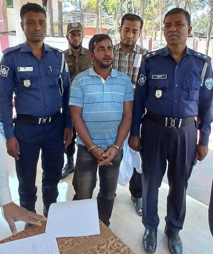 ফটিকছড়িতে নদীর পাড় কাটায় কারাদণ্ড, ২টি ড্রাম ট্রাক জব্দ